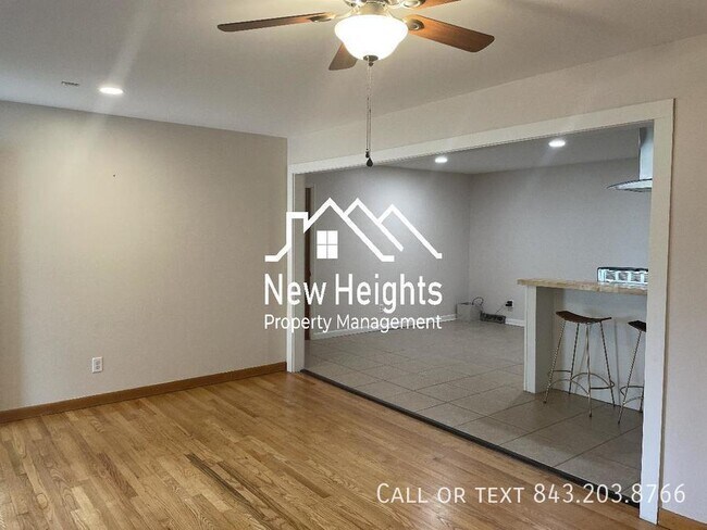 Foto del edificio - 3 Bedroom Duplex- Utilities & Landscaping ...