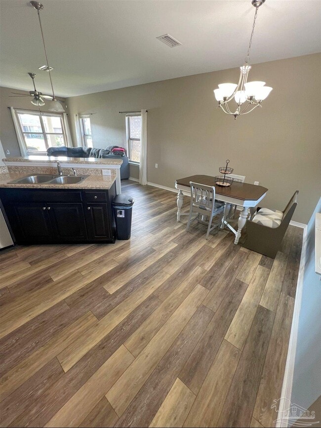 Foto del edificio - 5798 Corkscrew Ct