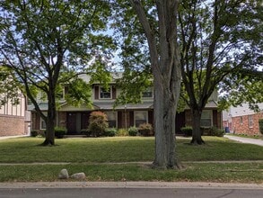 Building Photo - 5435 Glenridge Dr