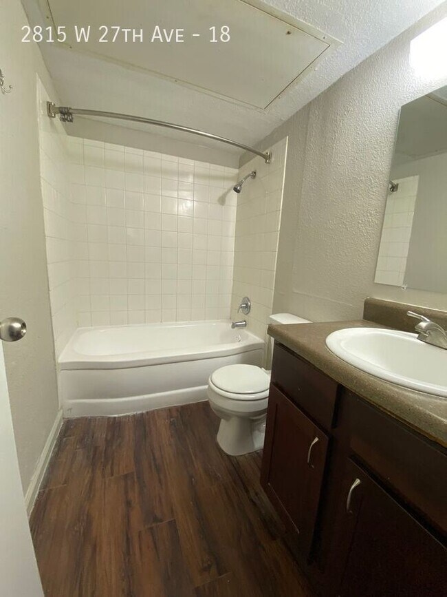Building Photo - 2815 SW 27th Ave