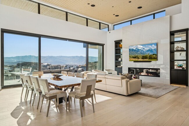 Foto del edificio - 3404 Wapiti Cyn Rd