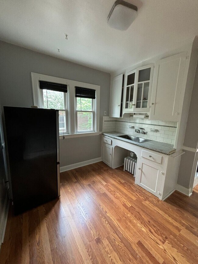 Foto del edificio - Charming One Bed Room in Grosse Pointe