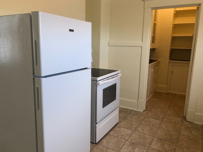 kitchen/Pantry - 1112 E 2nd St