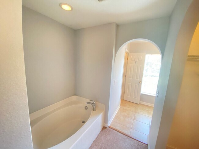 Building Photo - Beautiful 4B/3.5B/2 Car Garage 2-Story Home!