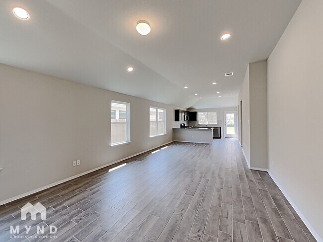 Foto del edificio - 5621 Corso Ct