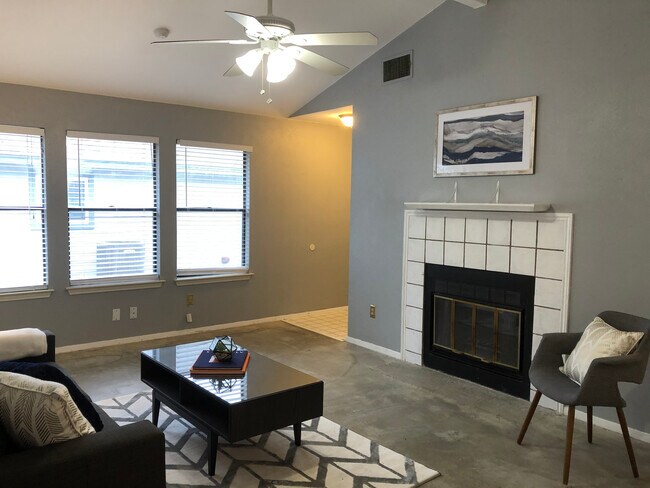 Foto del edificio - 1402 Byers Ln