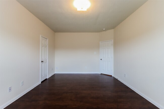 Building Photo - 2435 Gibbs Bend Ct