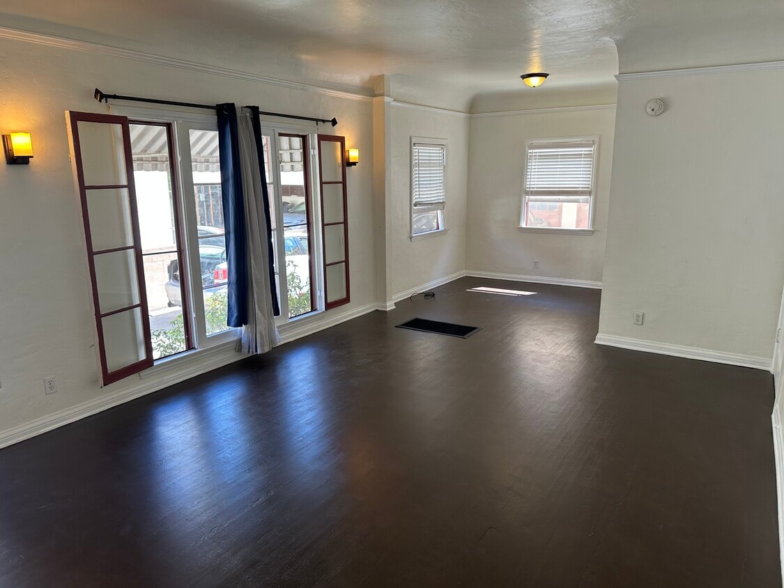 Foto principal - 1861 Kelton Ave