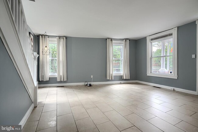 Building Photo - 620 Montpelier St