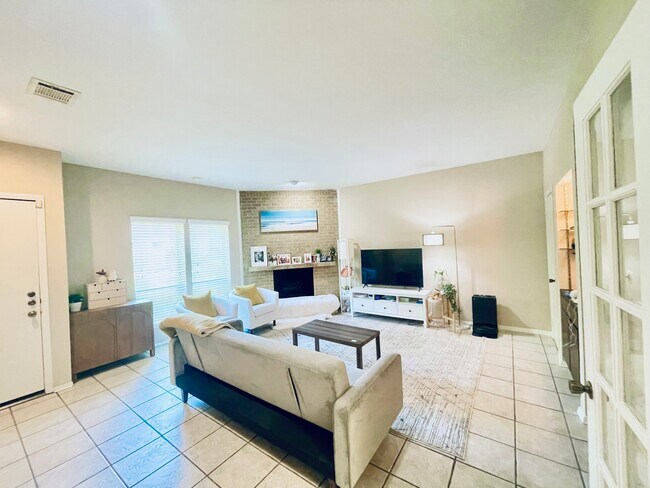 Sala de estar - 8263 Wednesbury Ln