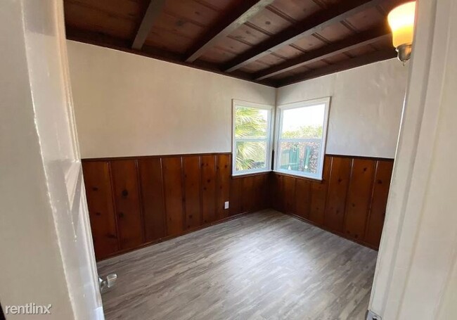 Building Photo - 2 br, 1 bath House - 5135 W 132nd St