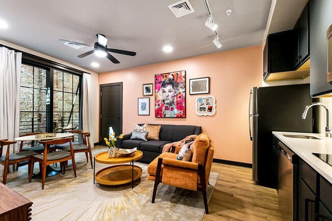 Foto del edificio - 611 Commerce St