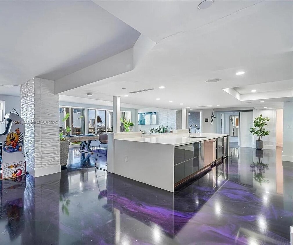 North Bayshore Drive, Miami, FL 33132 - 3 BR 2.5 BA condo - North Bayshore Drive, Miami, FL 33132 - 3 BR 2.5 BA condo