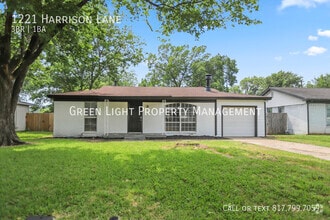 Building Photo - 1221 Harrison Ln