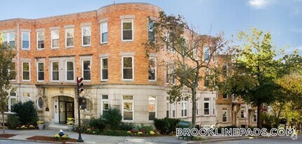 Building Photo - 21 Fairbanks St