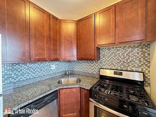 Building Photo - 342 Park Ave