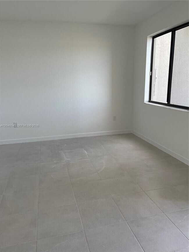 Foto del edificio - 21447 NE 2nd Pl