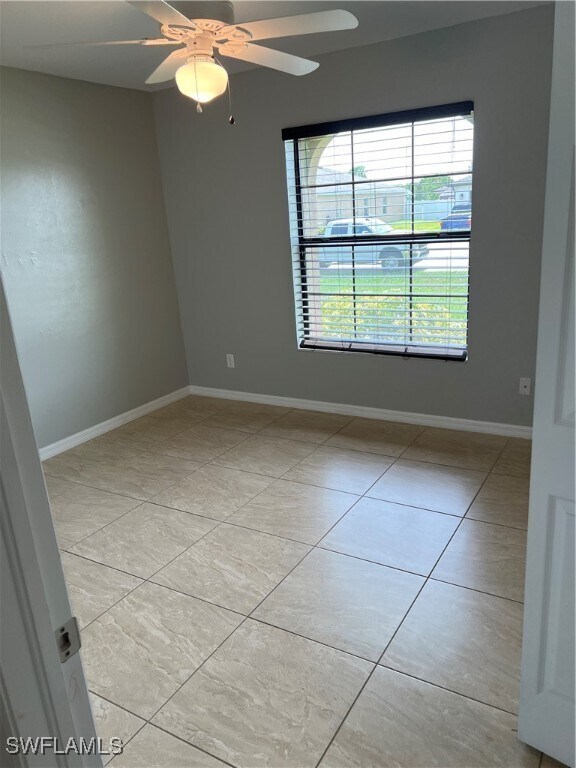 Building Photo - 427 NE 17th Ave