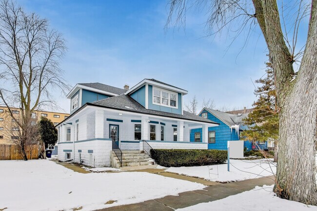 Foto del edificio - 1638 Oakwood Ave
