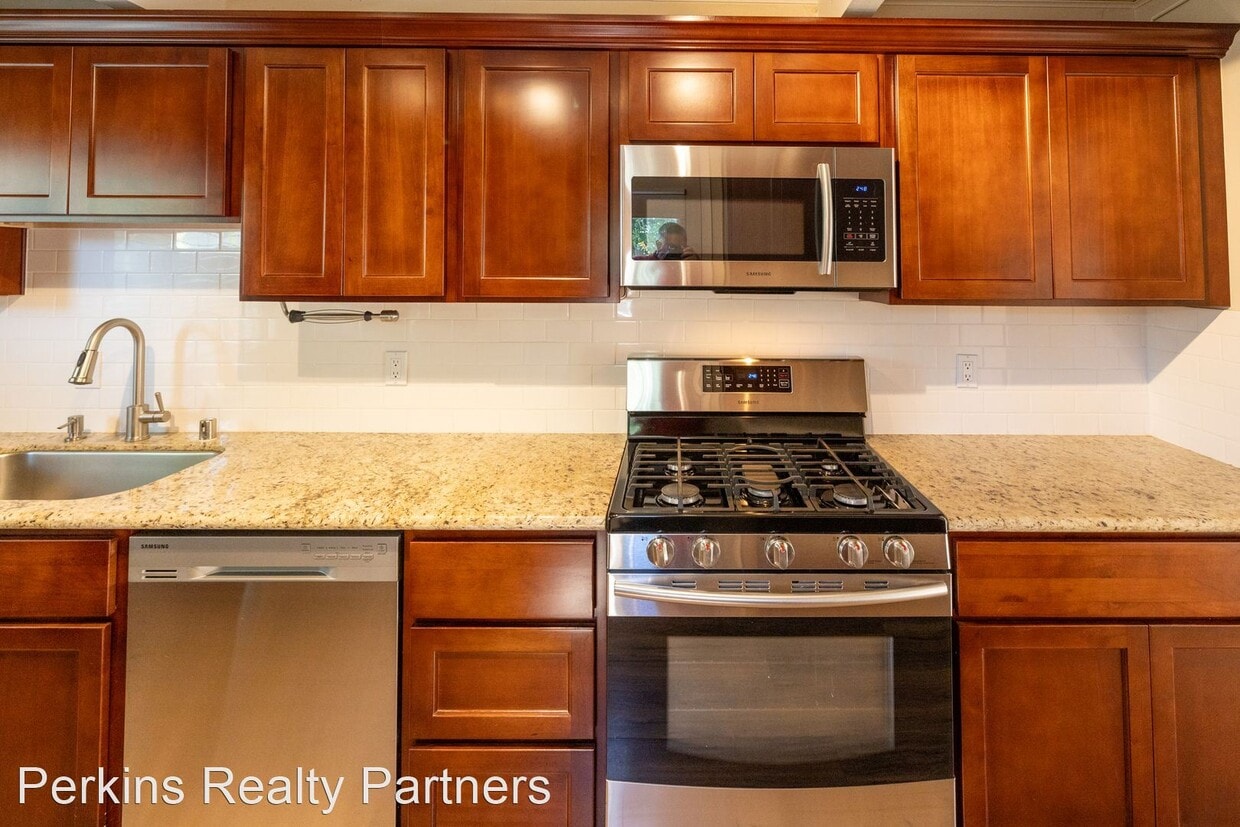 Primary Photo - 2 br, 1 bath House - 269 N Livermore Ave