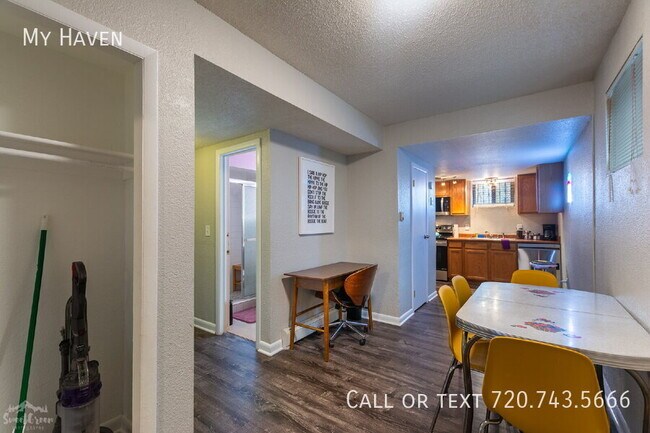Foto del edificio - 1579 W Maple Ave