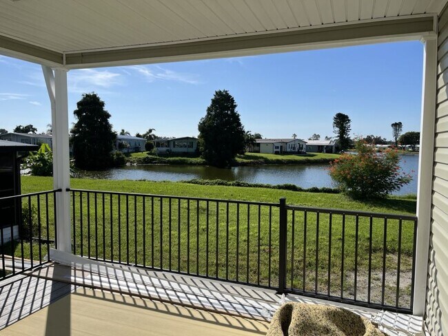 Foto del edificio - 7815 Lakeshore Dr