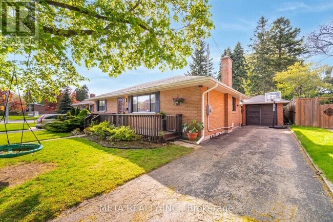 Building Photo - 4 Greenview St