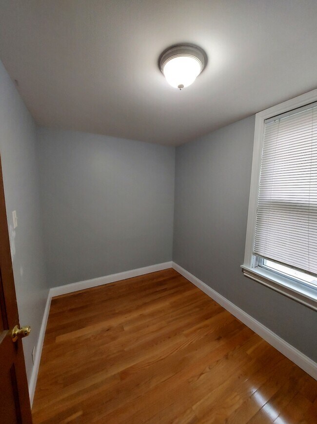 Foto del edificio - 1924 S Washtenaw Ave