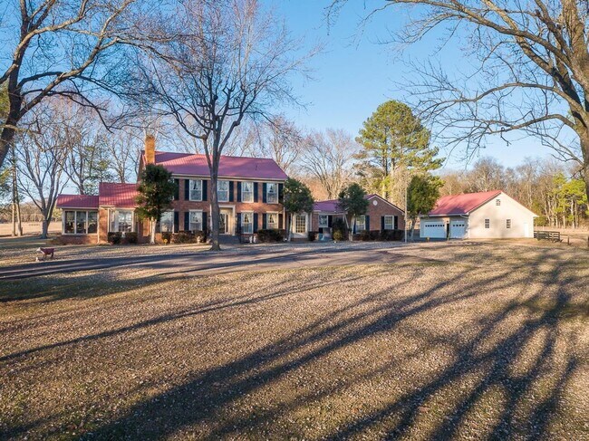 Building Photo - Spacious 4-Bedroom, 3.5-Bath Home Near Fra...
