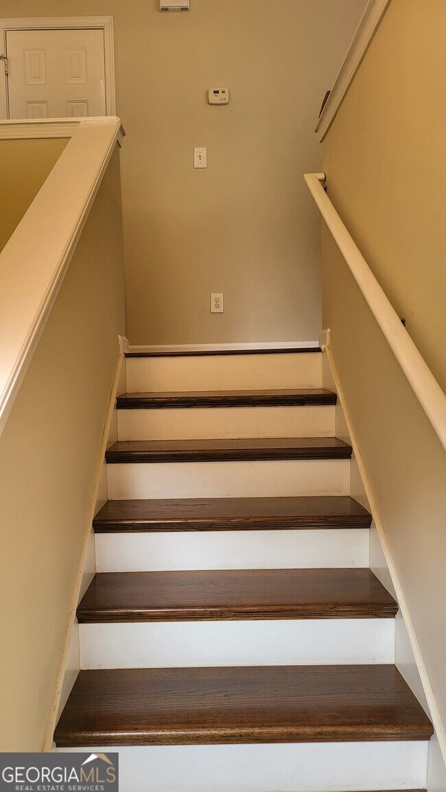 Building Photo - 2727 Manor Cove