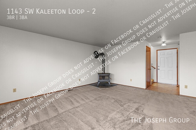 Foto del edificio - 1143 SW Kaleeton Loop