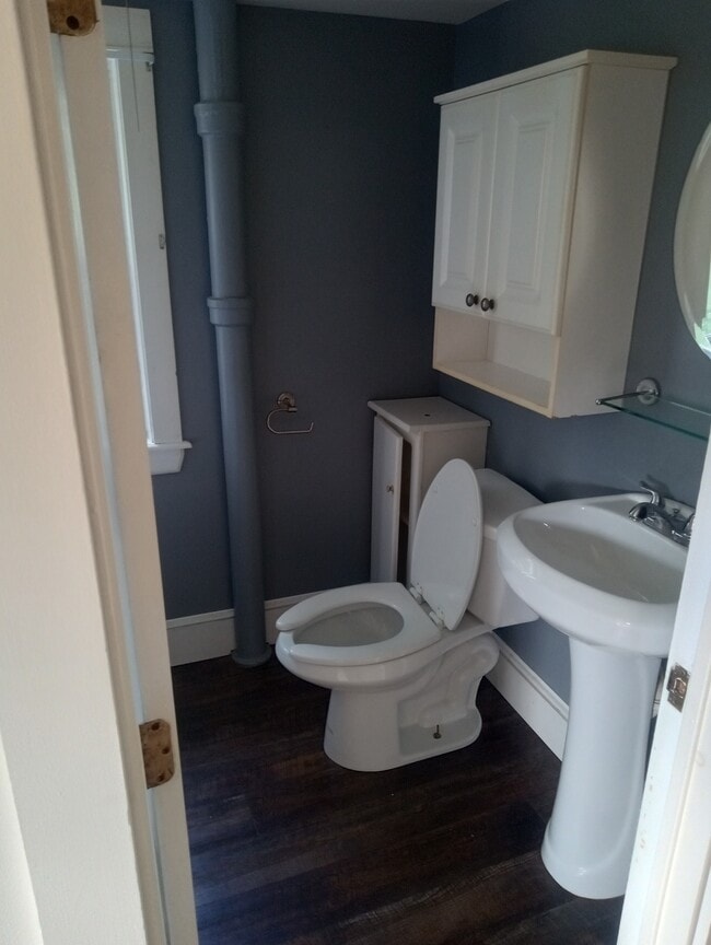 Bathroom - 29 E Walnut St