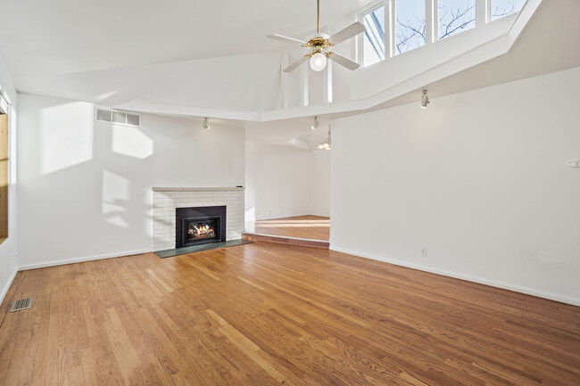 Photo - 10012 136th Ave NE House