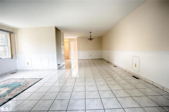 Building Photo - 5452 Jaclyn Ln