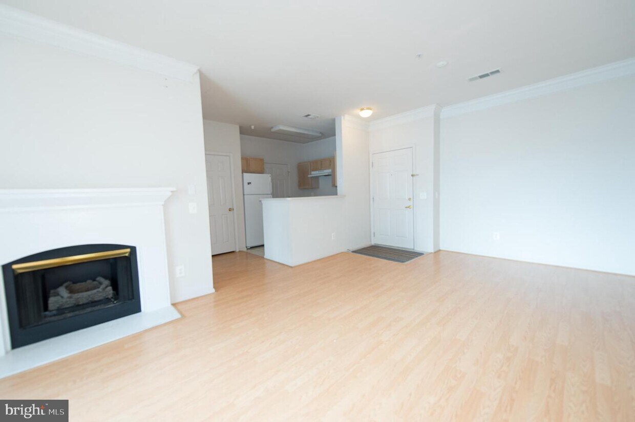 1570 Spring Gate Dr. Unit 7306, McLean, VA 22102 Room for Rent in