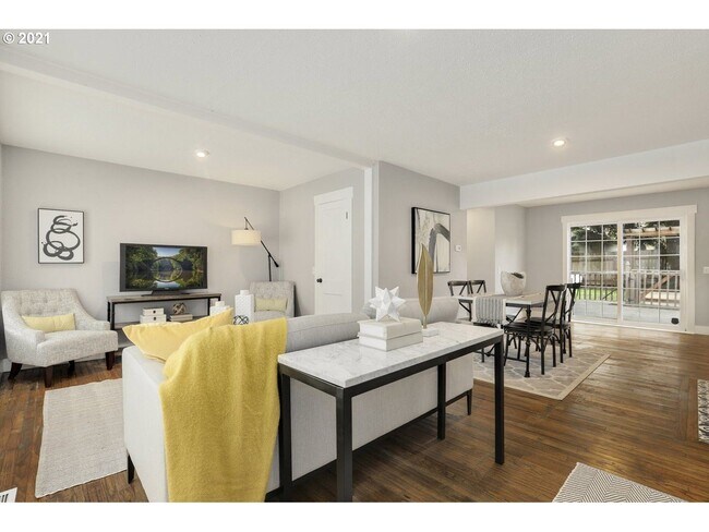 Foto del edificio - Charming NE 3 Bed 2 Bath House - Storage, ...