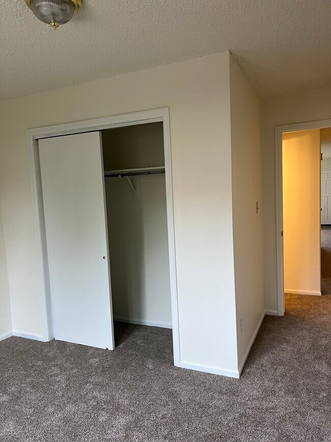 Building Photo - 1916 9th Ave