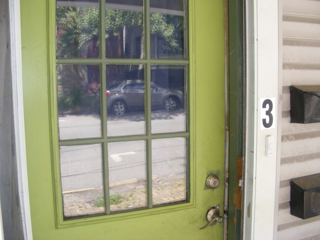 Building Photo - 598 4th Ave
