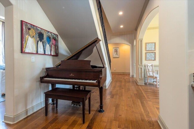 Building Photo - Lakeland TN Gorgeous Home for Lease