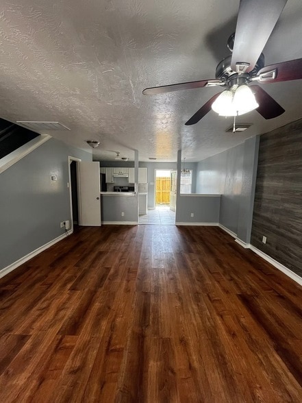 Photo - 1013 Ruthven St House