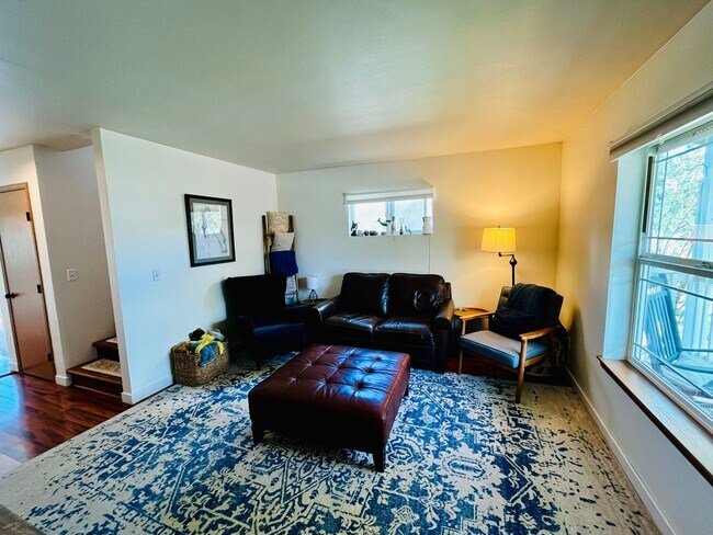 Foto del edificio - Adorable Pet Friendly Poulsbo Home, Close ...