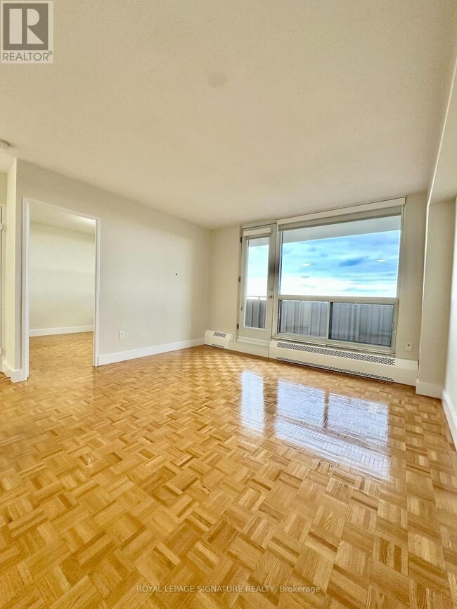 Photo du bâtiment - 666 Spadina Ave.