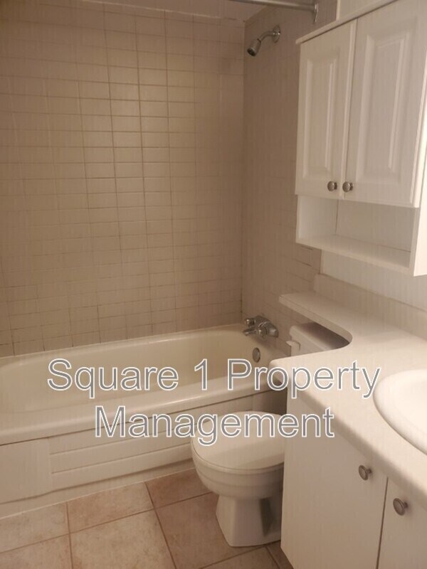 Photo du bâtiment - 10308-10119 119 St NW