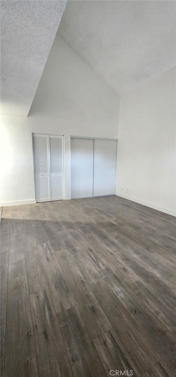 Foto del edificio - 601 W 1st St