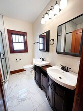 Building Photo - 44 Drew St