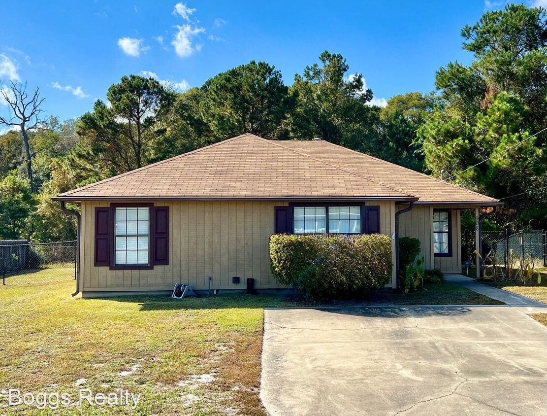 Primary Photo - 4 br, 2 bath House - 908 Black Willow Dr.