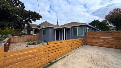 Building Photo - 214 N 17th St