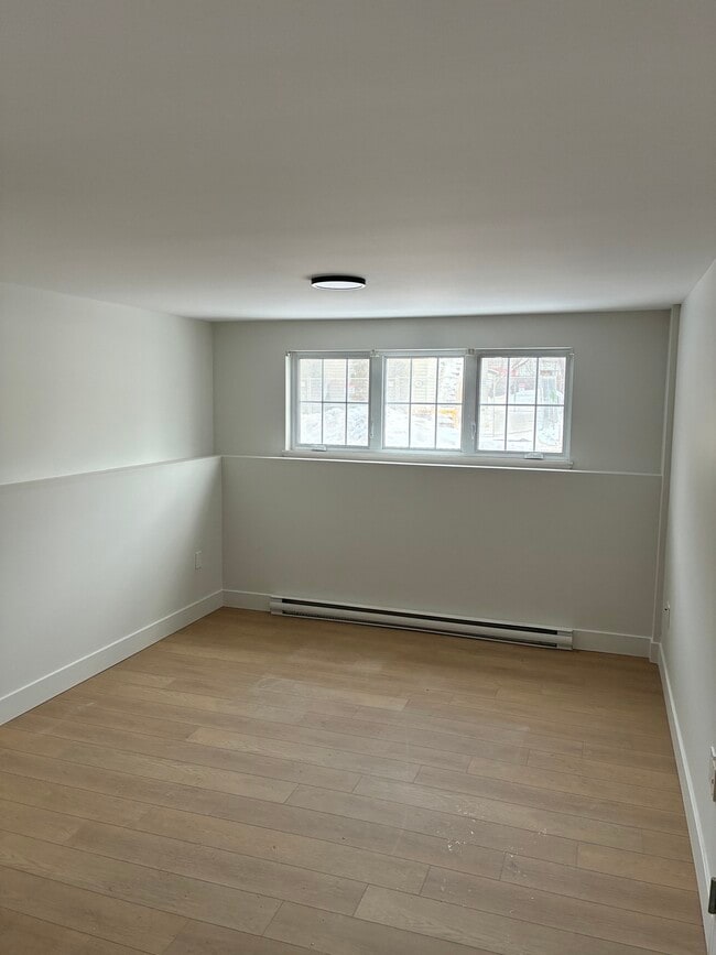 Building Photo - 348 Lutz St