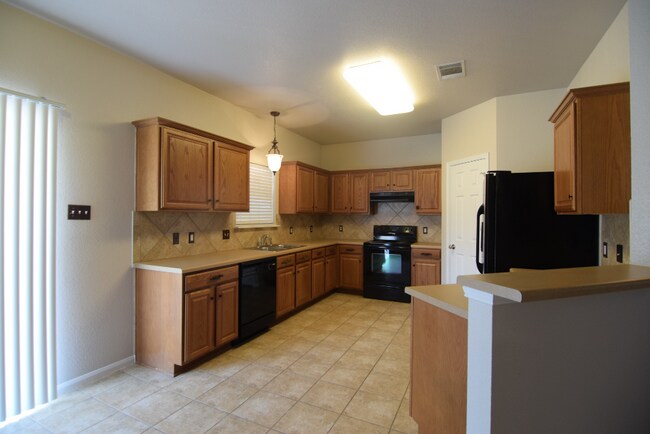 Building Photo - 6302 Bridgewood Dr