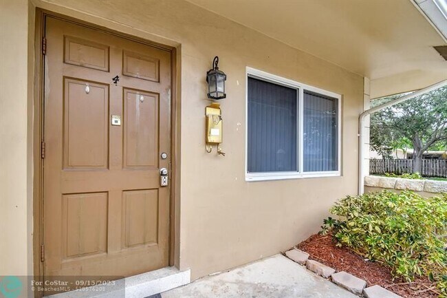 Foto del edificio - 4751 NE 21st Terrace